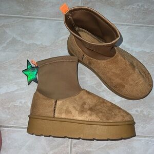 NWT Chestnut dipper platform faux suede boots (9)